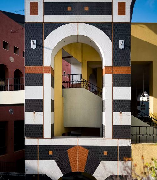 Horton Plaza by Steve Aldana