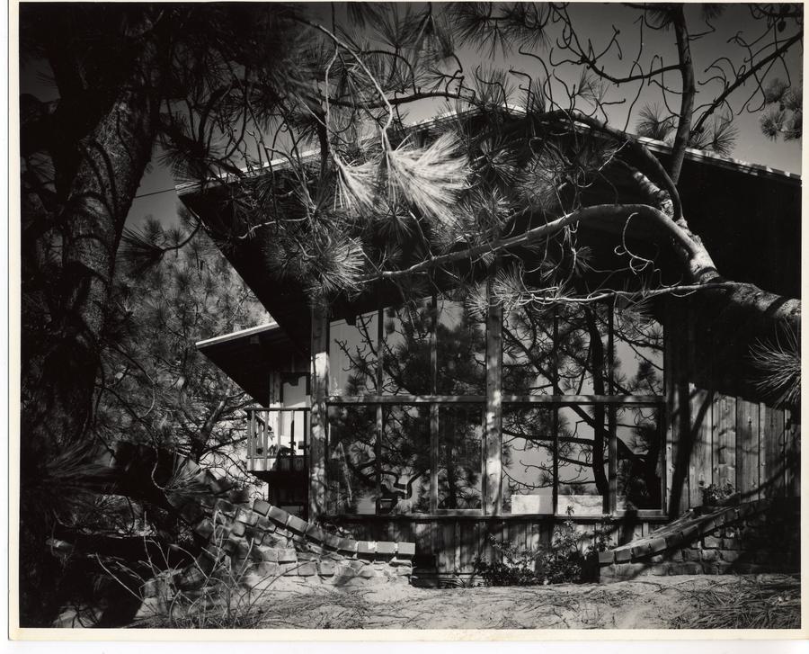 Richards Vint Res Photo by John F Waggaman